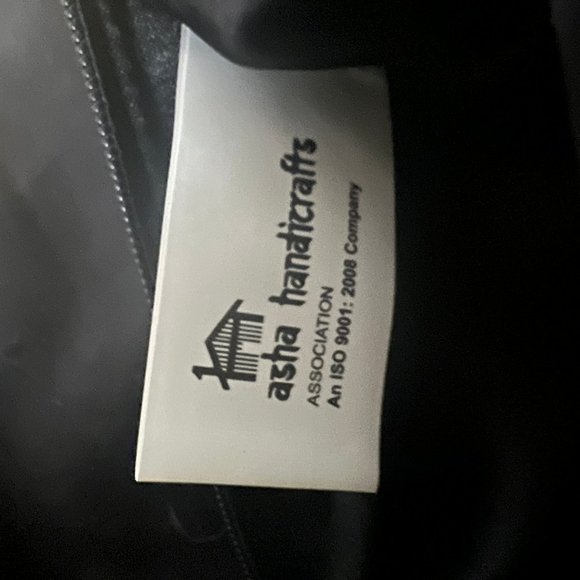 Beaded Envelope clutch with matching earrings NWOT - Picture 3 of 3